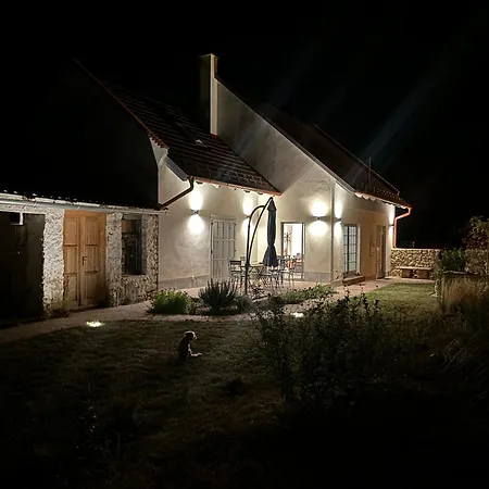 Lapillo Vendeghaz Vilă Köveskál