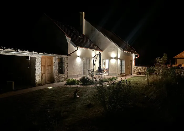 Lapillo Vendeghaz Villa Köveskál